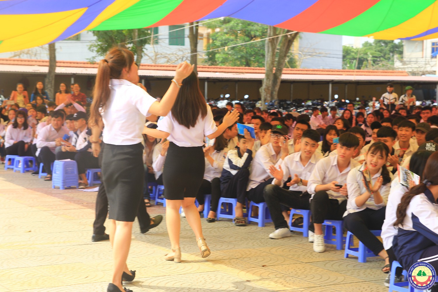 Giao lưu văn nghệ kết hợp với tuyển sinh tại trường 25/10 Thủy Nguyên - Hải Phòng