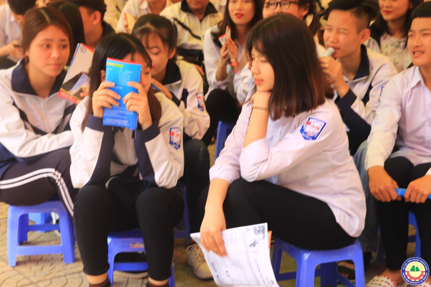Giao lưu văn nghệ kết hợp với tuyển sinh tại trường 25/10 Thủy Nguyên - Hải Phòng