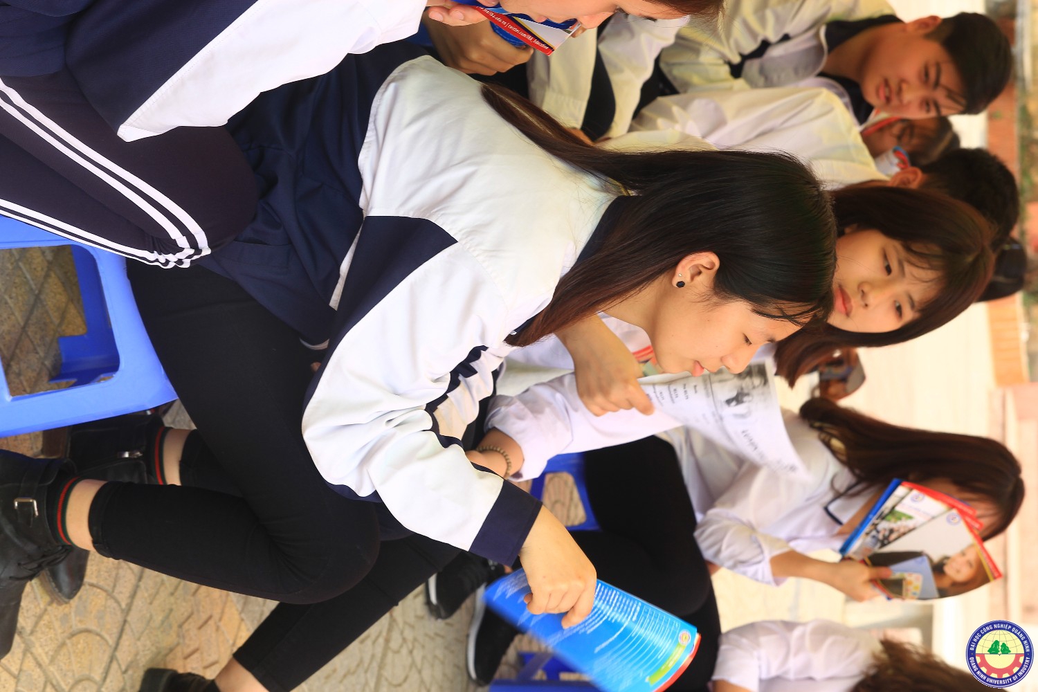 Giao lưu văn nghệ kết hợp với tuyển sinh tại trường 25/10 Thủy Nguyên - Hải Phòng