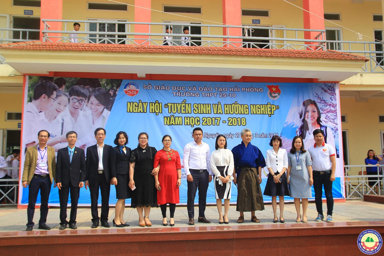 Giao lưu văn nghệ kết hợp với tuyển sinh tại trường 25/10 Thủy Nguyên - Hải Phòng