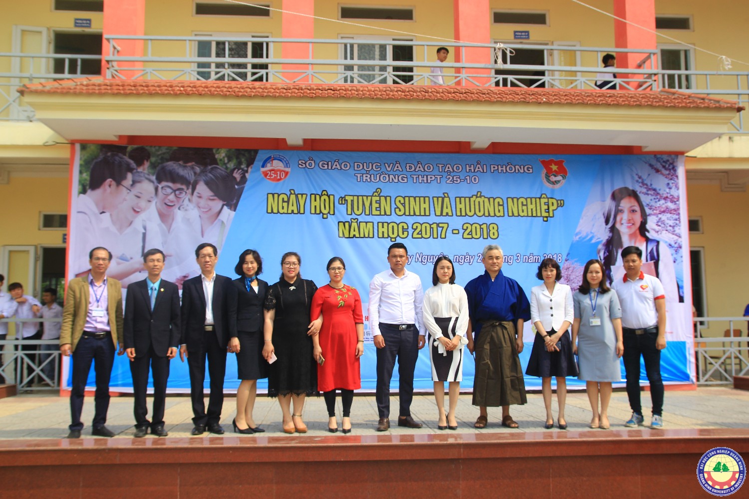 Giao lưu văn nghệ kết hợp với tuyển sinh tại trường 25/10 Thủy Nguyên - Hải Phòng