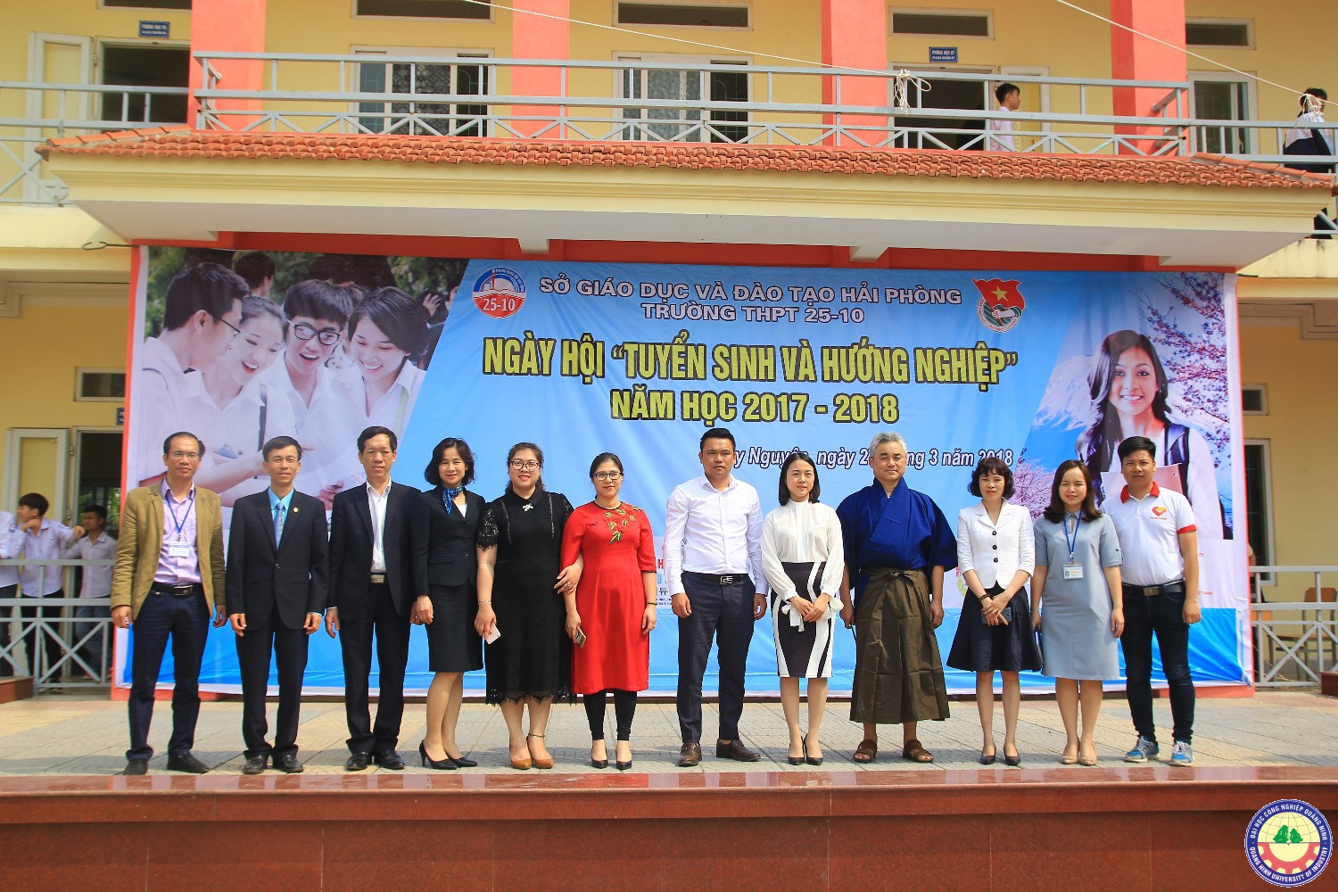Giao lưu văn nghệ kết hợp với tuyển sinh tại trường 25/10 Thủy Nguyên - Hải Phòng