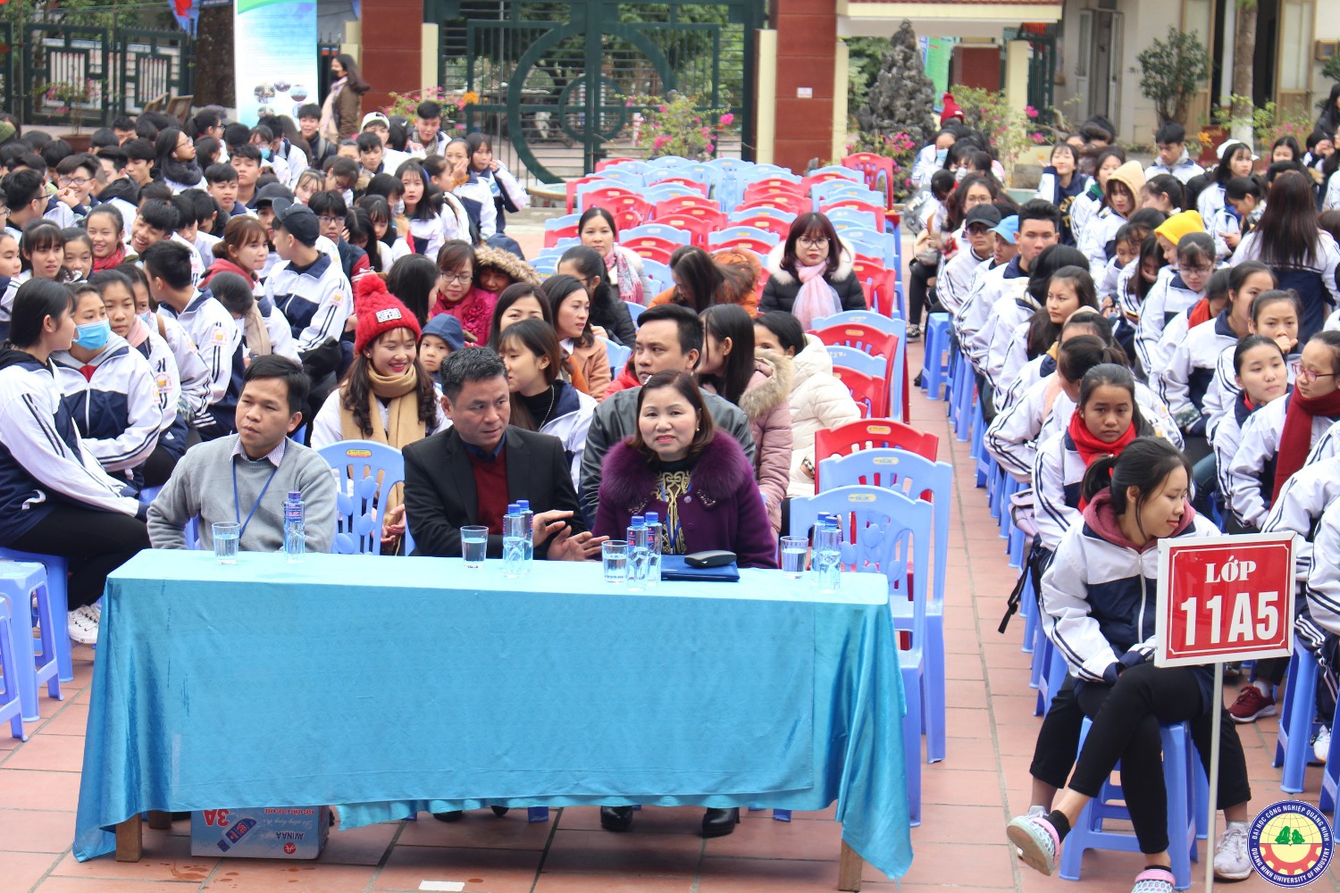Giao lưu văn nghệ - tuyển sinh giữa trường ĐHCNQN và trường THPT Bạch Đằng (Quảng Yên) 9.1..2018