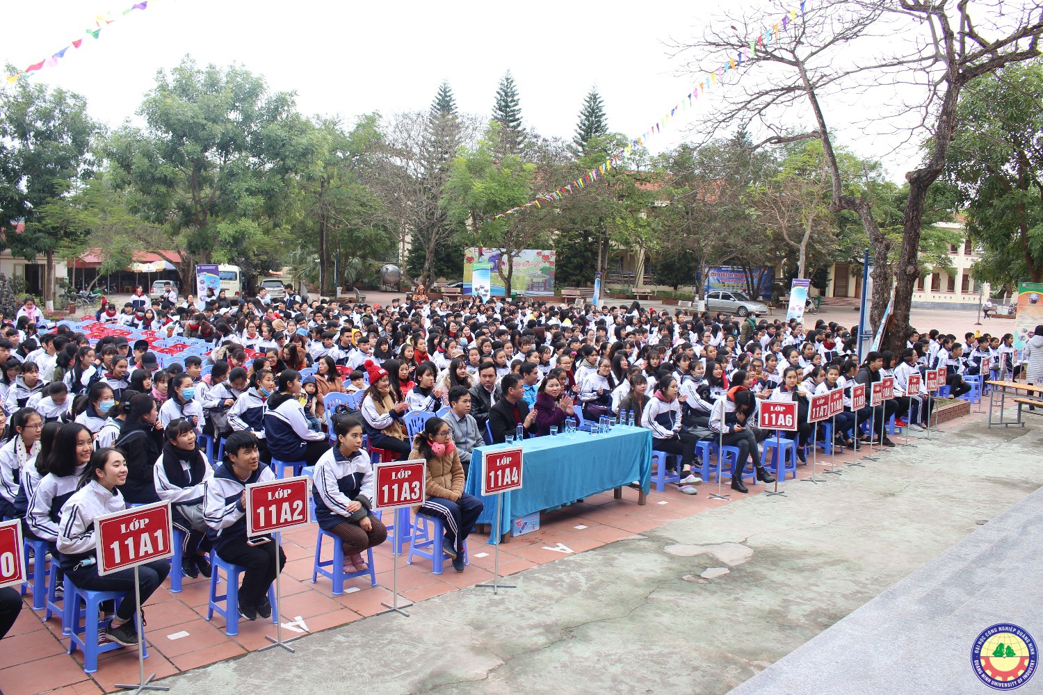 Giao lưu văn nghệ - tuyển sinh giữa trường ĐHCNQN và trường THPT Bạch Đằng (Quảng Yên) 9.1..2018