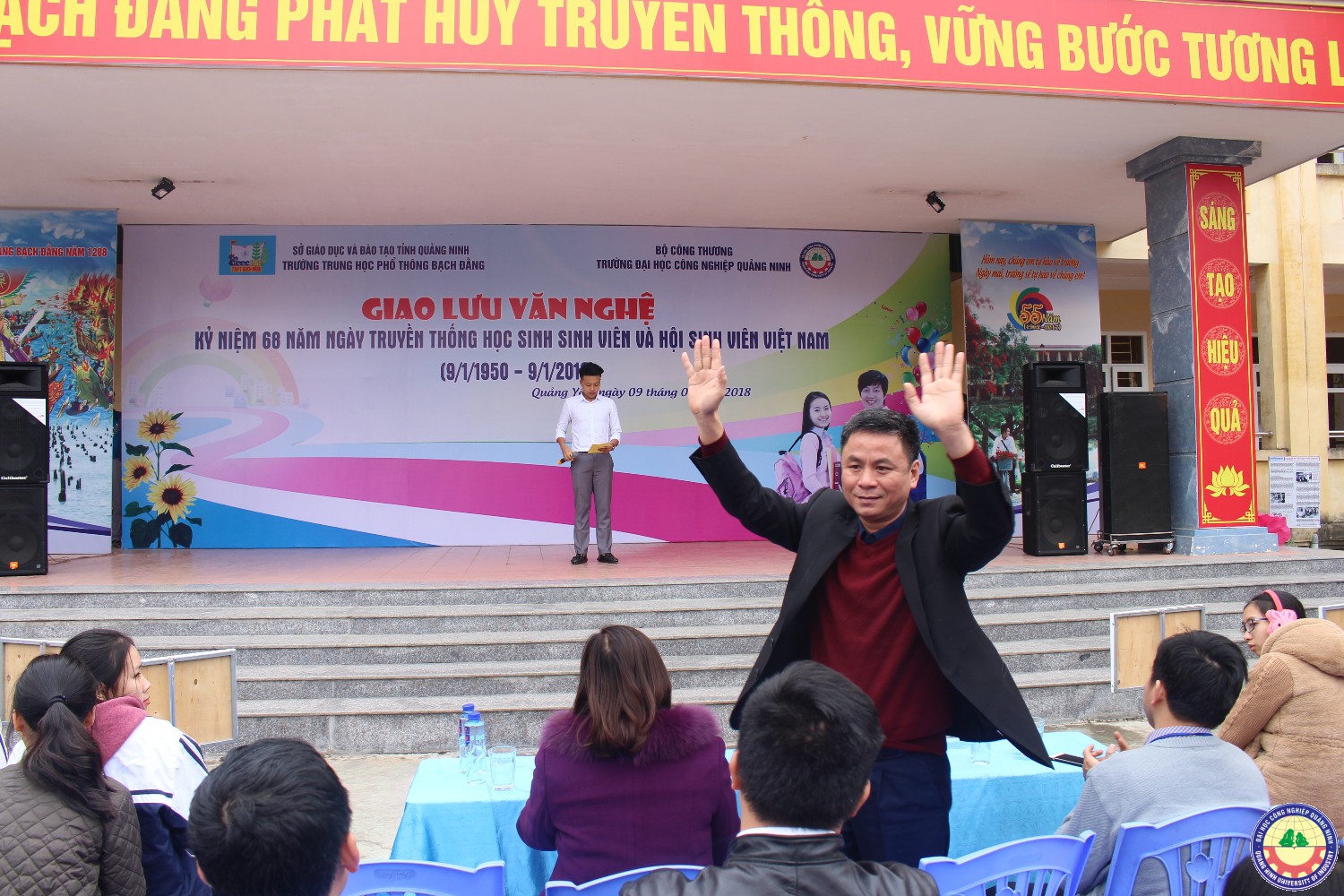 Giao lưu văn nghệ - tuyển sinh giữa trường ĐHCNQN và trường THPT Bạch Đằng (Quảng Yên) 9.1..2018