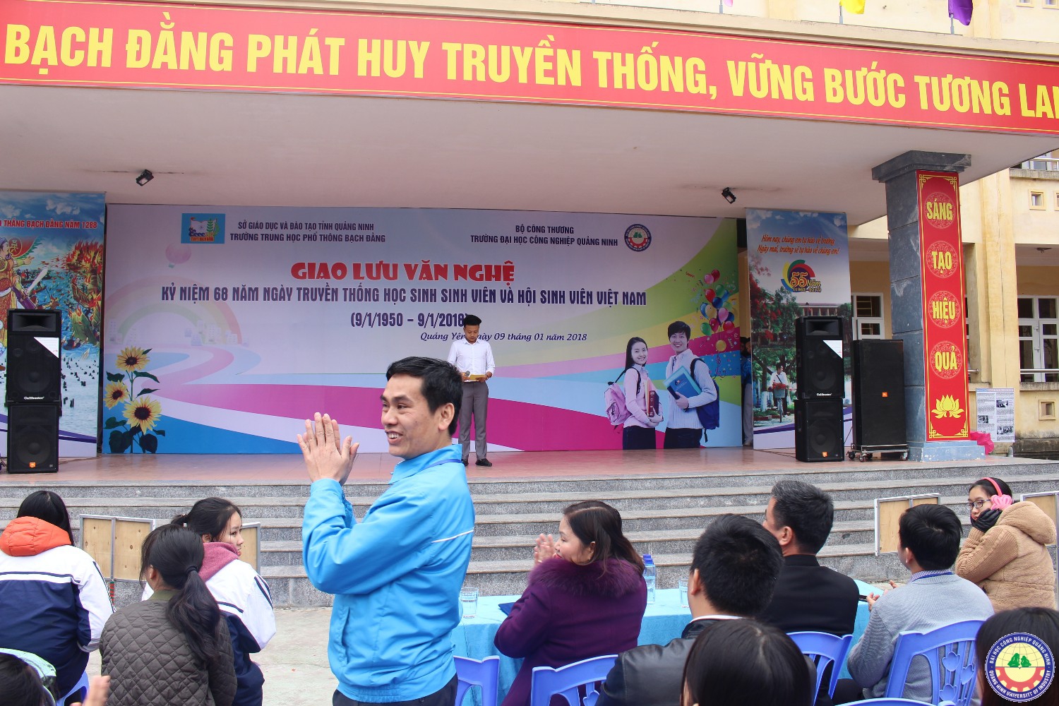 Giao lưu văn nghệ - tuyển sinh giữa trường ĐHCNQN và trường THPT Bạch Đằng (Quảng Yên) 9.1..2018