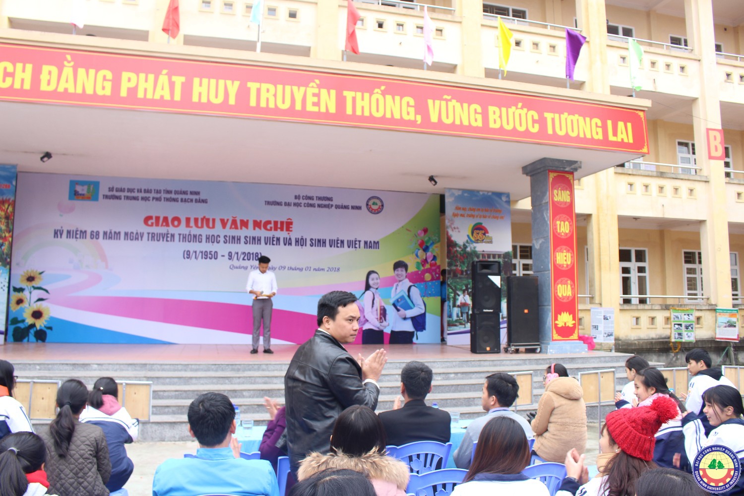 Giao lưu văn nghệ - tuyển sinh giữa trường ĐHCNQN và trường THPT Bạch Đằng (Quảng Yên) 9.1..2018