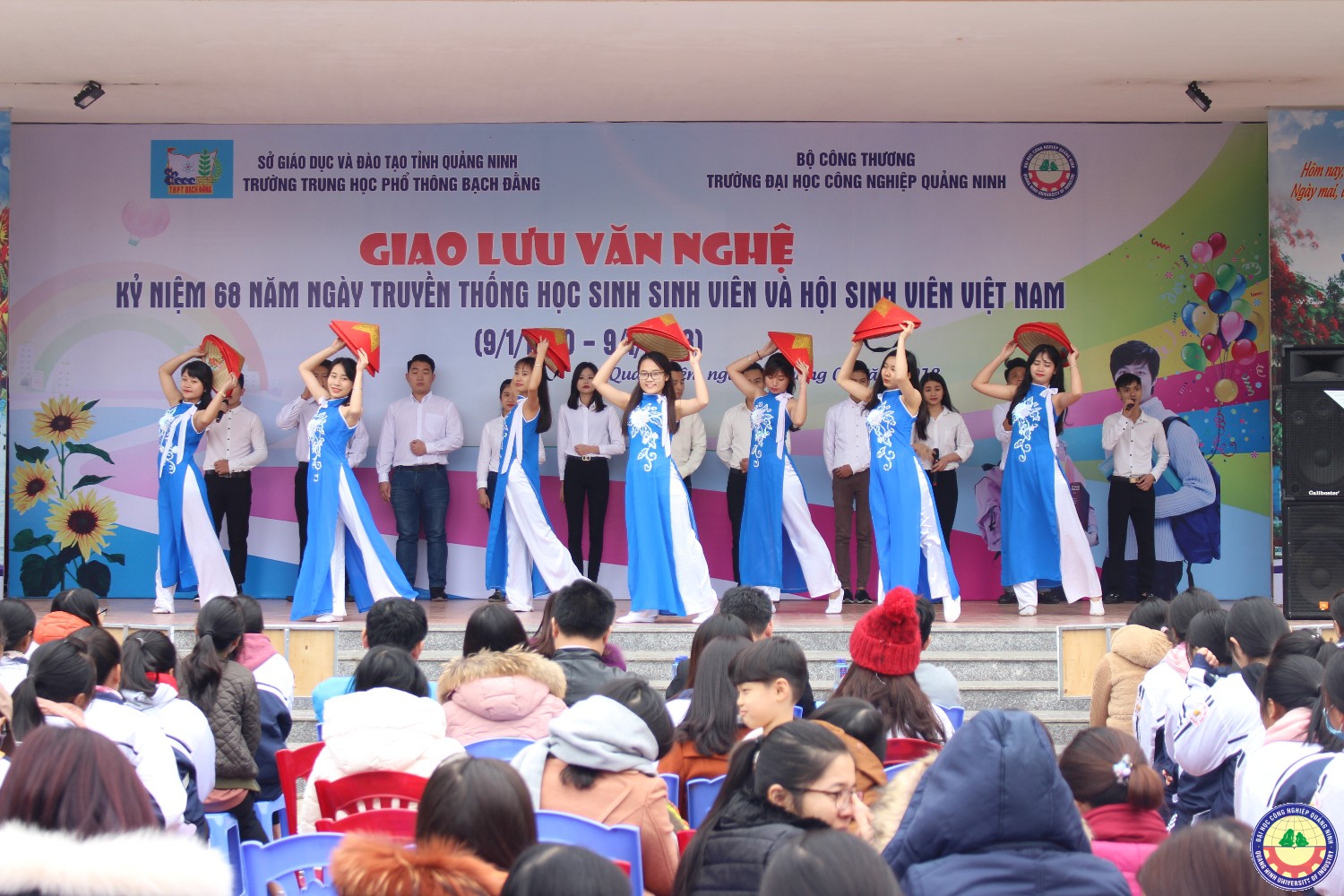 Giao lưu văn nghệ - tuyển sinh giữa trường ĐHCNQN và trường THPT Bạch Đằng (Quảng Yên) 9.1..2018