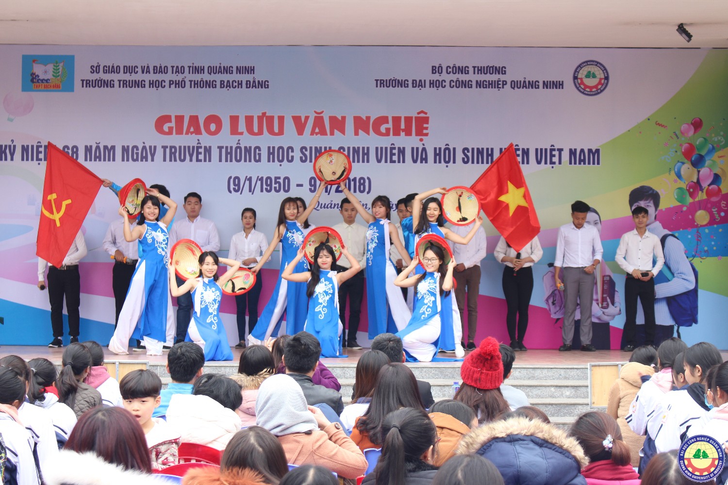 Giao lưu văn nghệ - tuyển sinh giữa trường ĐHCNQN và trường THPT Bạch Đằng (Quảng Yên) 9.1..2018
