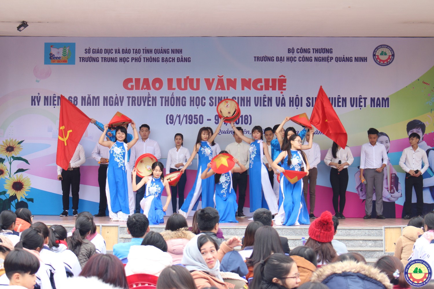 Giao lưu văn nghệ - tuyển sinh giữa trường ĐHCNQN và trường THPT Bạch Đằng (Quảng Yên) 9.1..2018