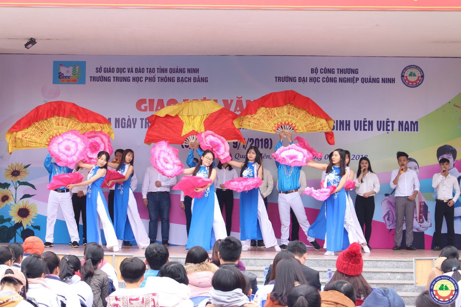 Giao lưu văn nghệ - tuyển sinh giữa trường ĐHCNQN và trường THPT Bạch Đằng (Quảng Yên) 9.1..2018