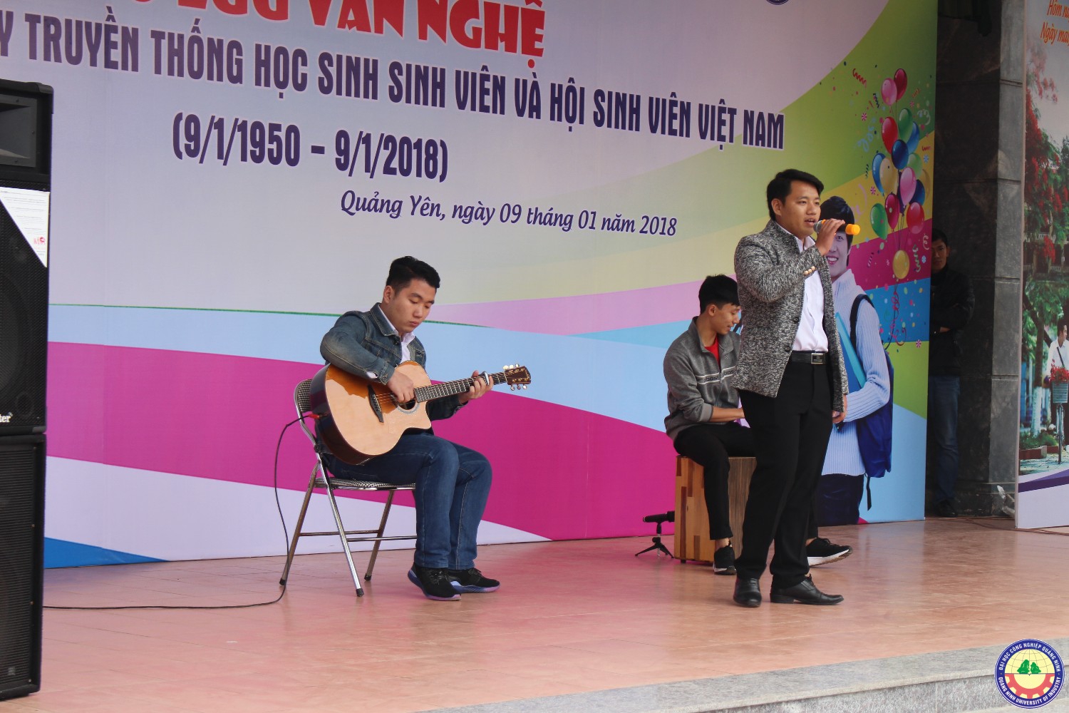 Giao lưu văn nghệ - tuyển sinh giữa trường ĐHCNQN và trường THPT Bạch Đằng (Quảng Yên) 9.1..2018
