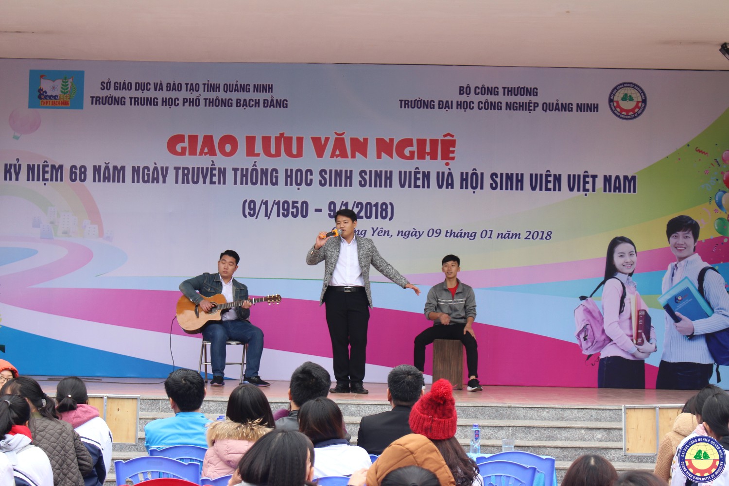 Giao lưu văn nghệ - tuyển sinh giữa trường ĐHCNQN và trường THPT Bạch Đằng (Quảng Yên) 9.1..2018