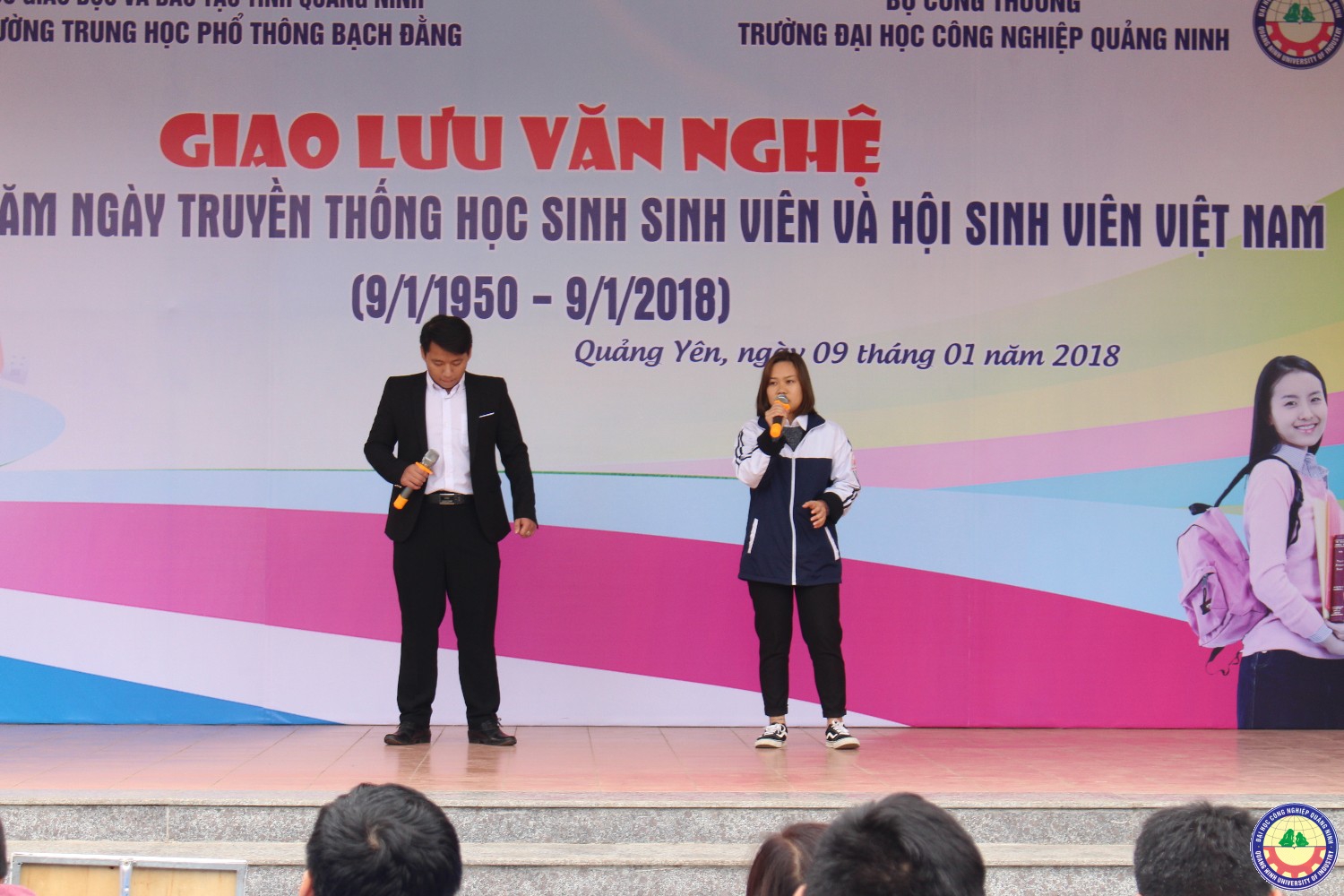 Giao lưu văn nghệ - tuyển sinh giữa trường ĐHCNQN và trường THPT Bạch Đằng (Quảng Yên) 9.1..2018