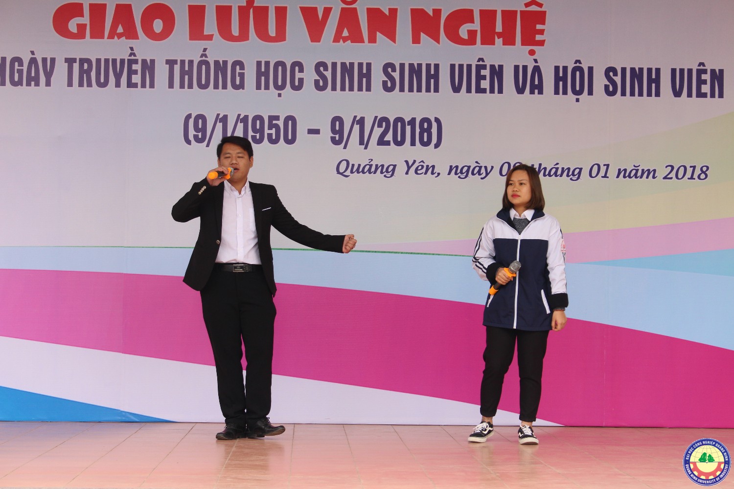 Giao lưu văn nghệ - tuyển sinh giữa trường ĐHCNQN và trường THPT Bạch Đằng (Quảng Yên) 9.1..2018