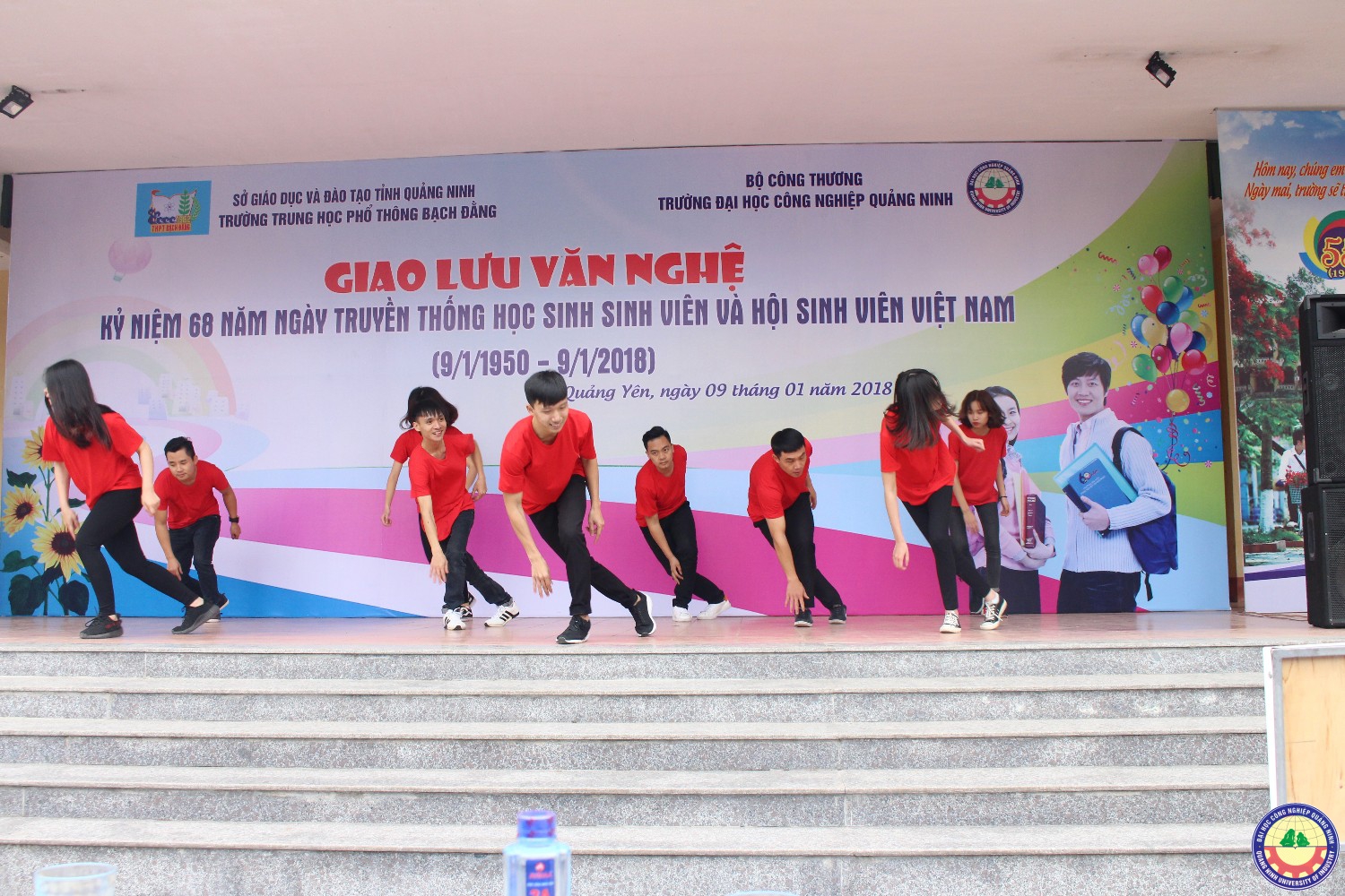 Giao lưu văn nghệ - tuyển sinh giữa trường ĐHCNQN và trường THPT Bạch Đằng (Quảng Yên) 9.1..2018