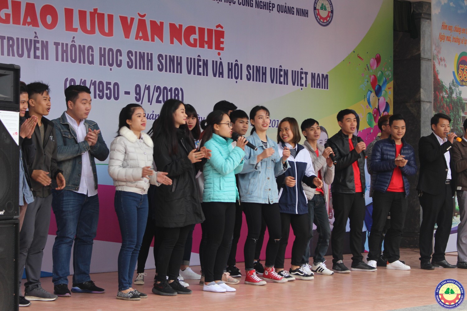 Giao lưu văn nghệ - tuyển sinh giữa trường ĐHCNQN và trường THPT Bạch Đằng (Quảng Yên) 9.1..2018