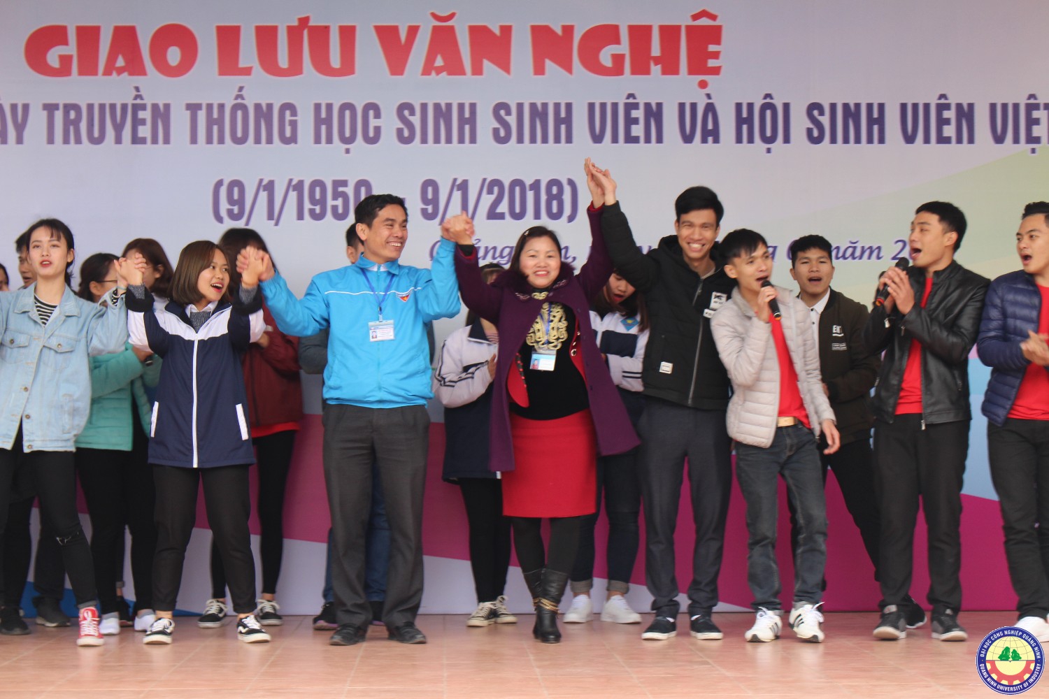 Giao lưu văn nghệ - tuyển sinh giữa trường ĐHCNQN và trường THPT Bạch Đằng (Quảng Yên) 9.1..2018