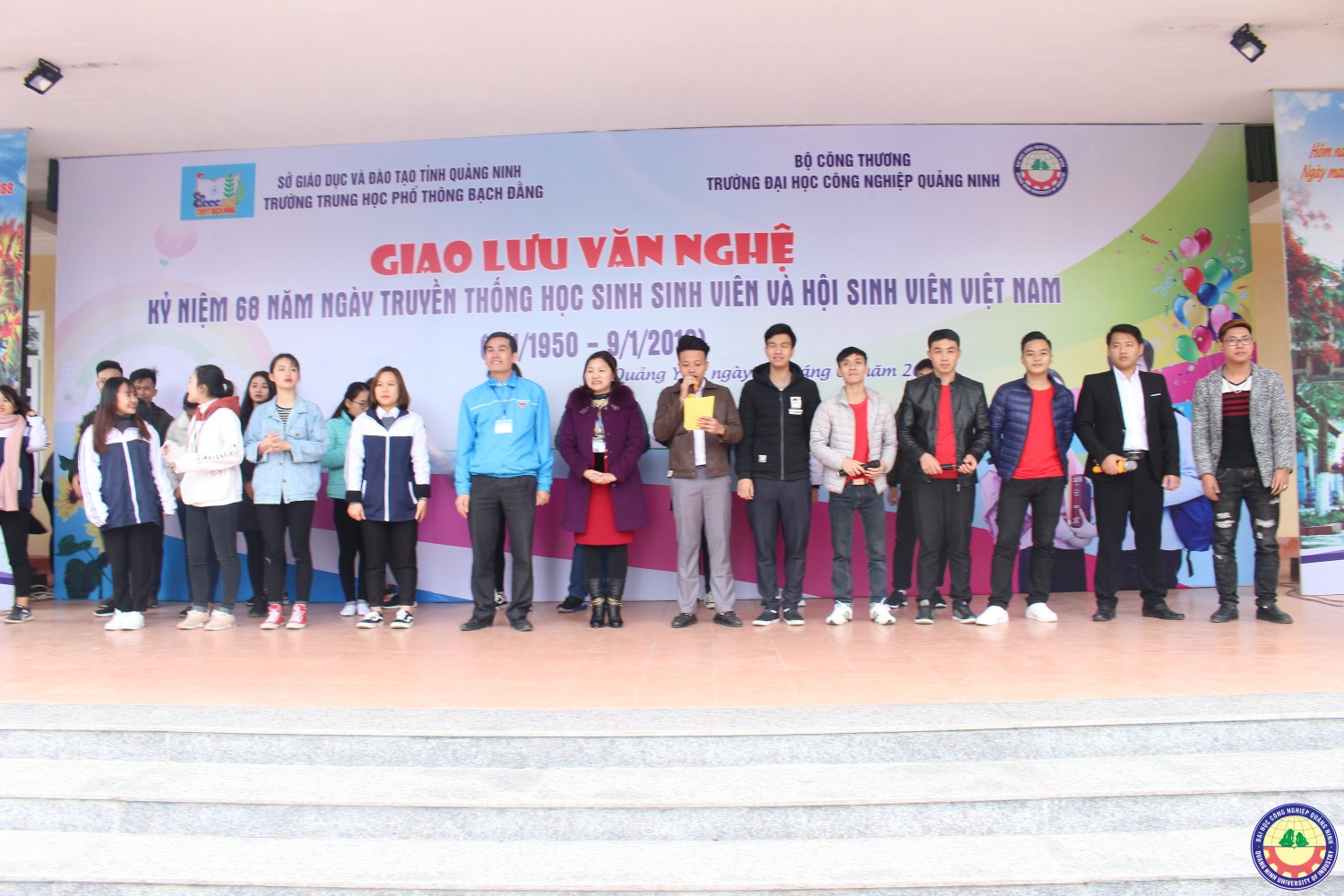 Giao lưu văn nghệ - tuyển sinh giữa trường ĐHCNQN và trường THPT Bạch Đằng (Quảng Yên) 9.1..2018