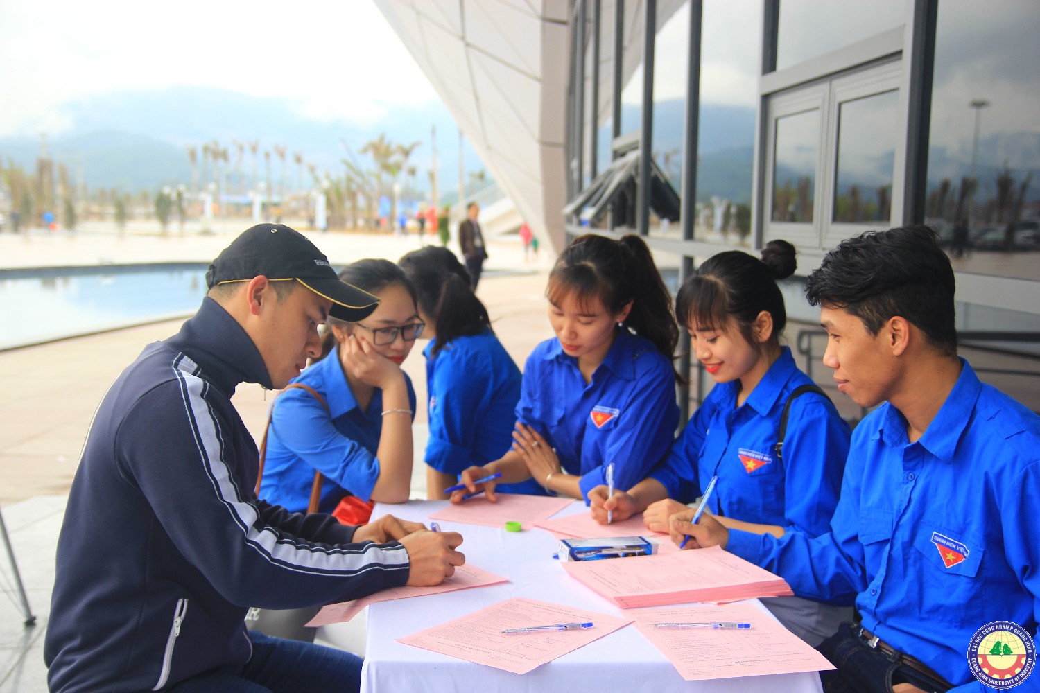 Hội sinh viên trường tham gia khởi động tháng thanh niên do TW Hội phát động