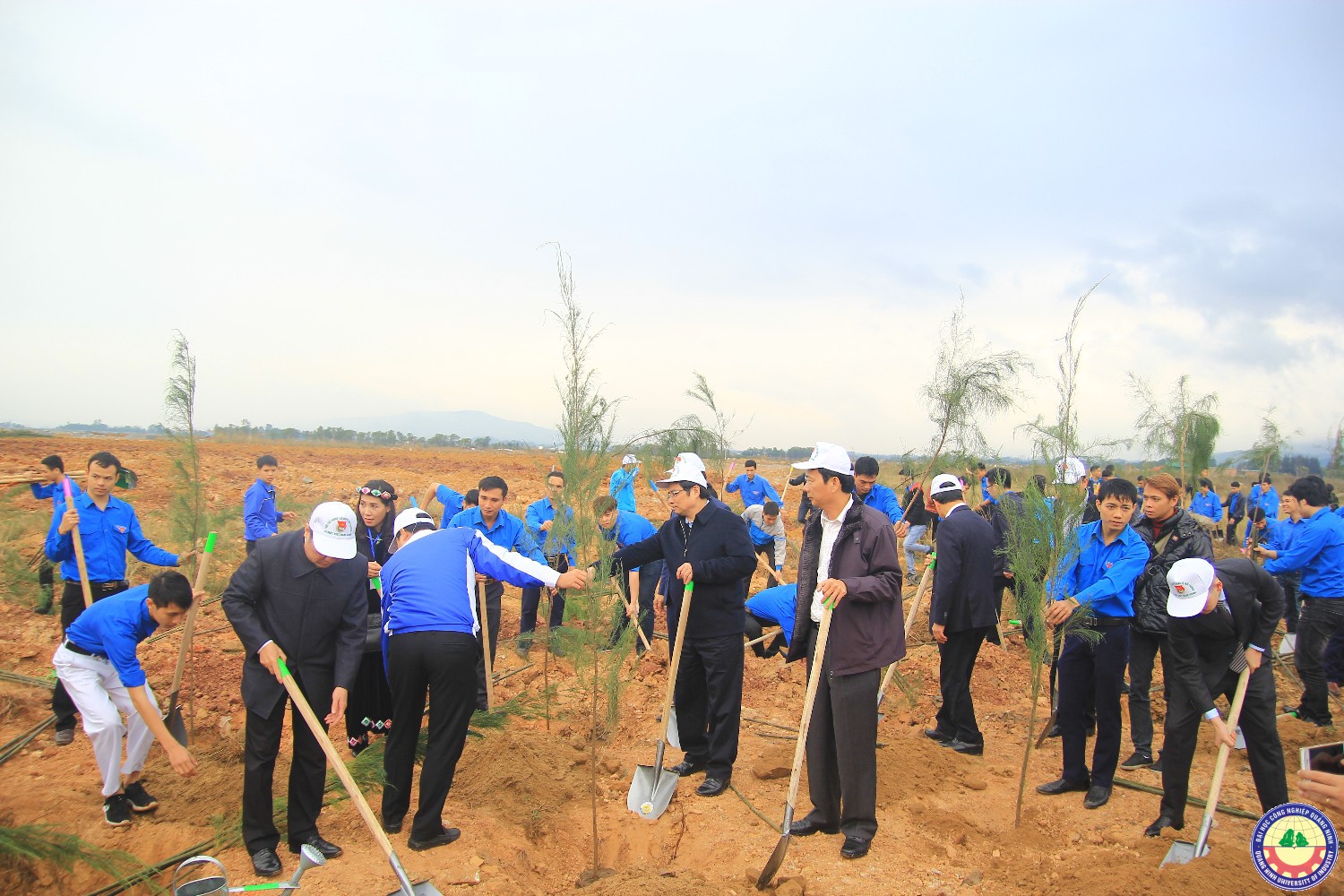 Hội sinh viên trường tham gia khởi động tháng thanh niên do TW Hội phát động