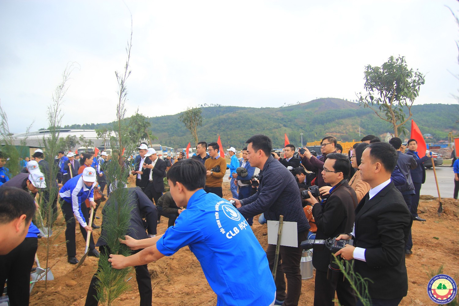 Hội sinh viên trường tham gia khởi động tháng thanh niên do TW Hội phát động