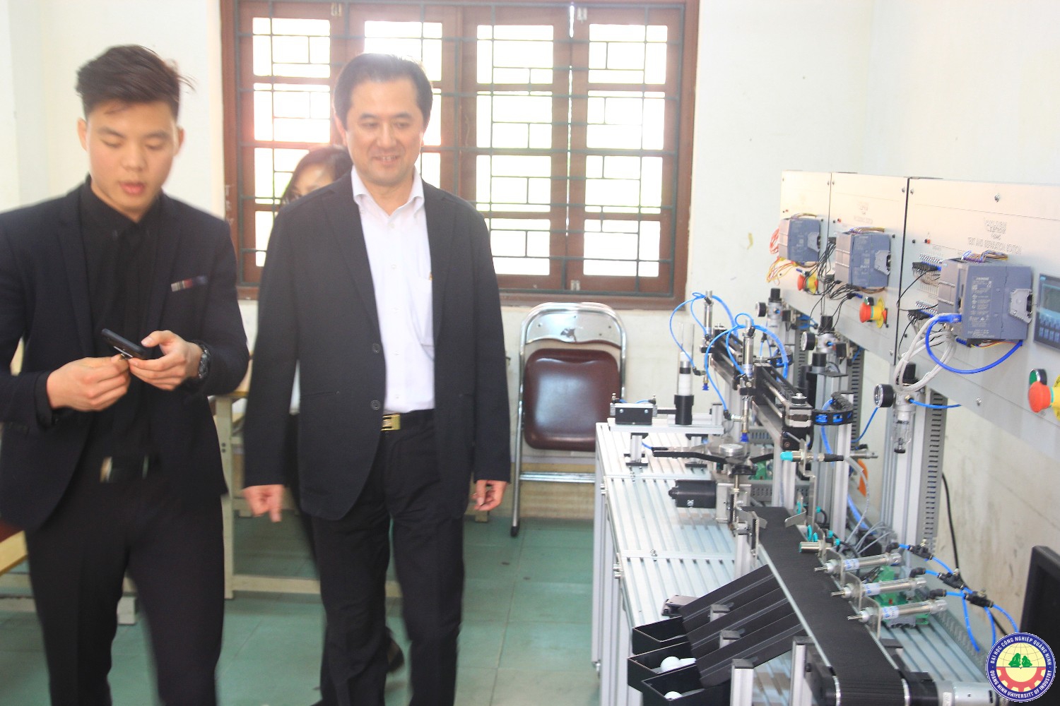 Công ty Asean Nhật Bản tới thăm và làm việc với nhà trường