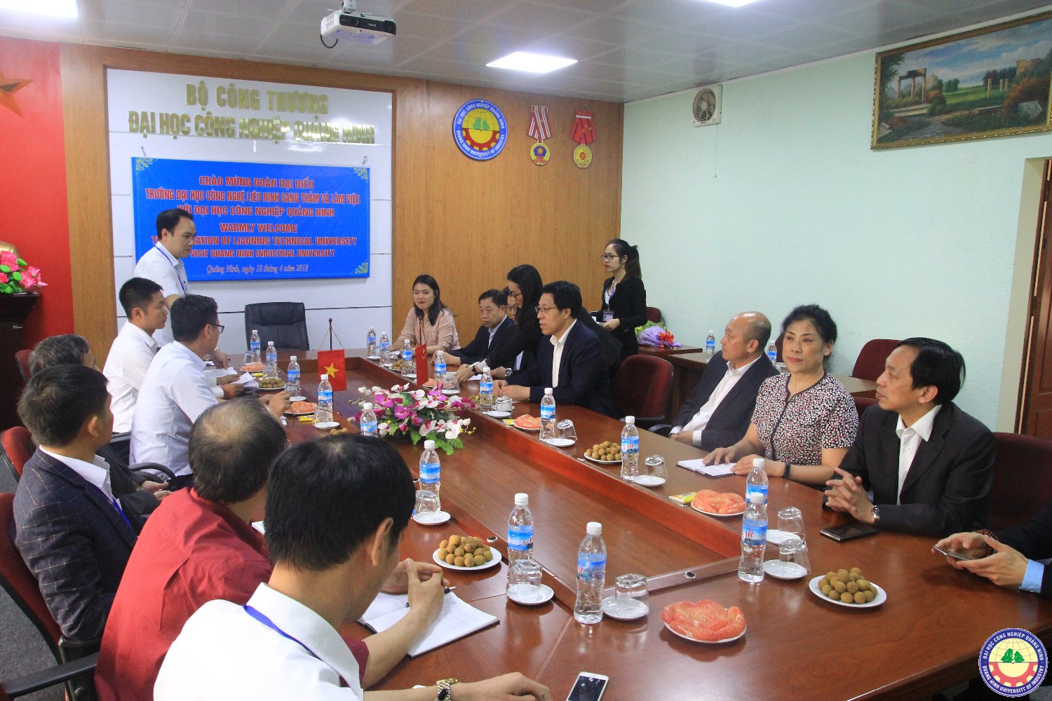Đoàn đại biểu Đại học Công nghệ Liêu Ninh Trung Quốc sang thăm và làm việc với trường ta