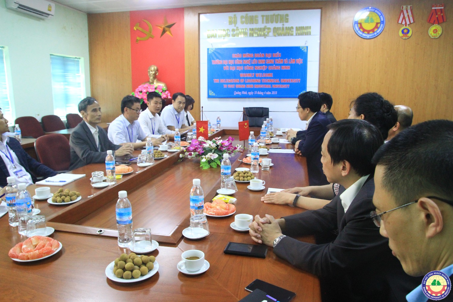 Đoàn đại biểu Đại học Công nghệ Liêu Ninh Trung Quốc sang thăm và làm việc với trường ta