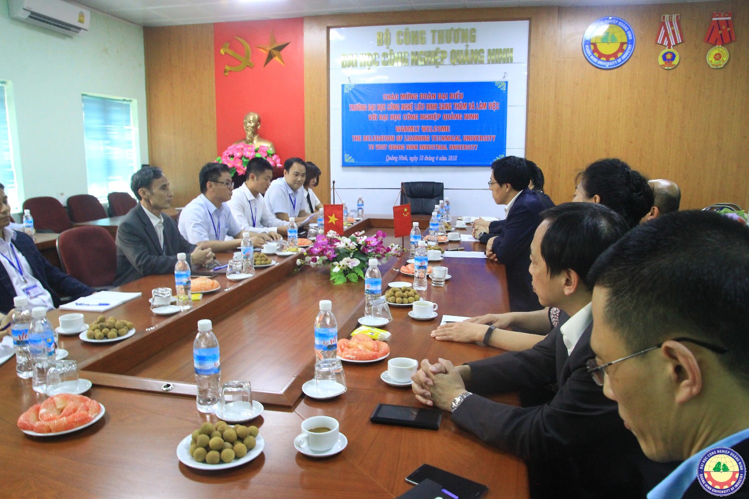 Đoàn đại biểu Đại học Công nghệ Liêu Ninh Trung Quốc sang thăm và làm việc với trường ta
