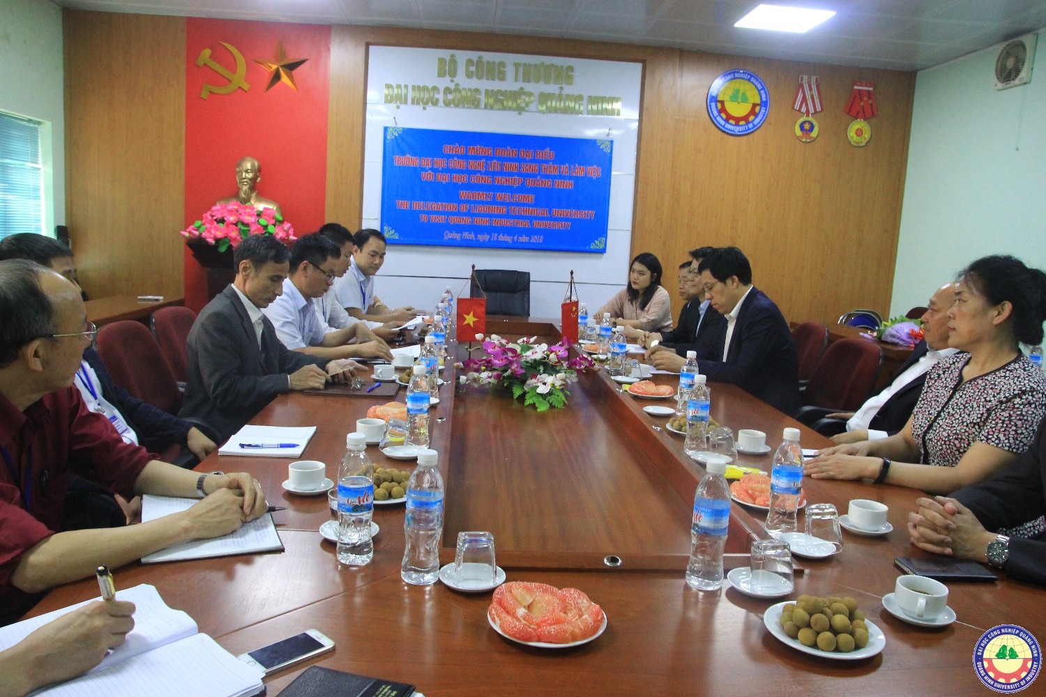Đoàn đại biểu Đại học Công nghệ Liêu Ninh Trung Quốc sang thăm và làm việc với trường ta