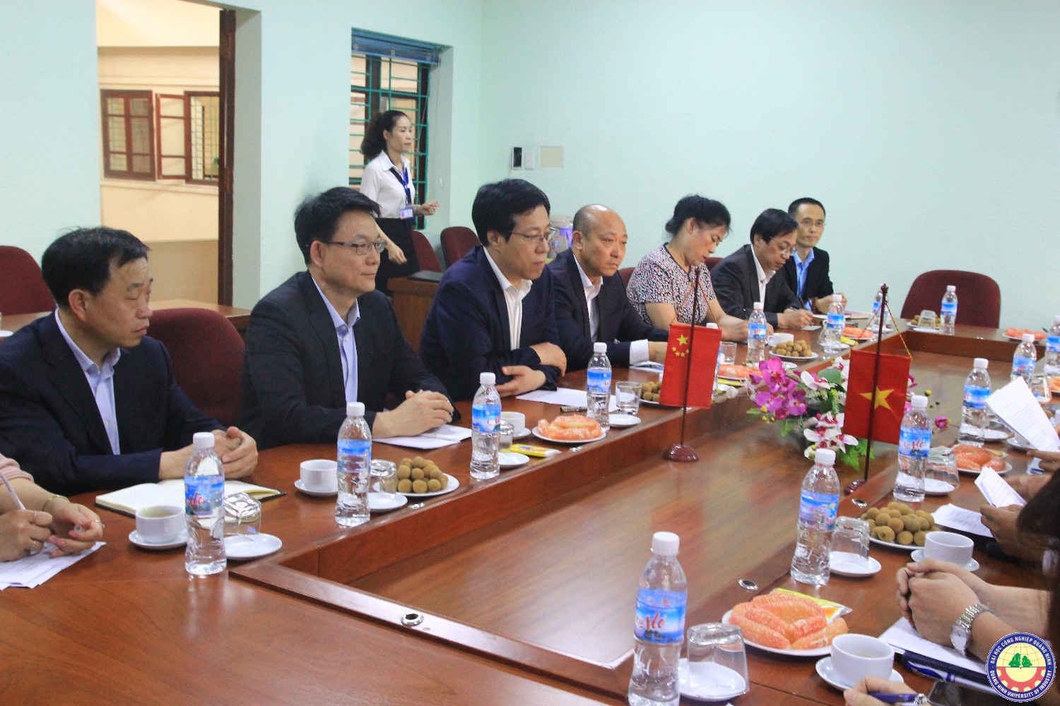Đoàn đại biểu Đại học Công nghệ Liêu Ninh Trung Quốc sang thăm và làm việc với trường ta