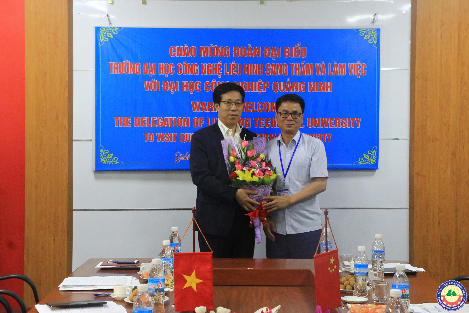 Đoàn đại biểu Đại học Công nghệ Liêu Ninh Trung Quốc sang thăm và làm việc với trường ta