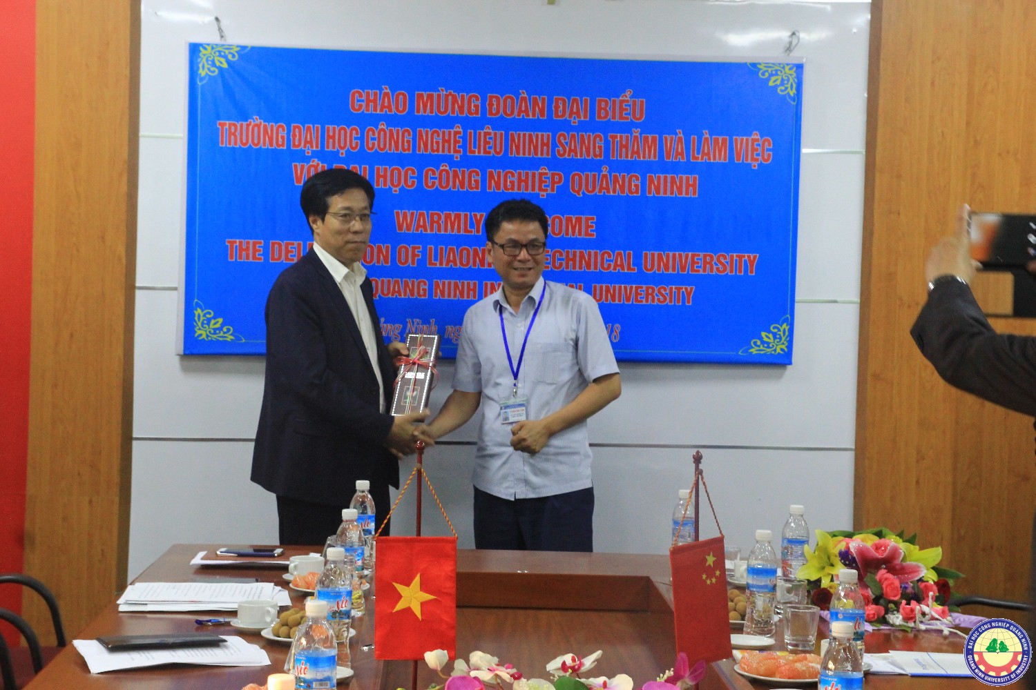Đoàn đại biểu Đại học Công nghệ Liêu Ninh Trung Quốc sang thăm và làm việc với trường ta