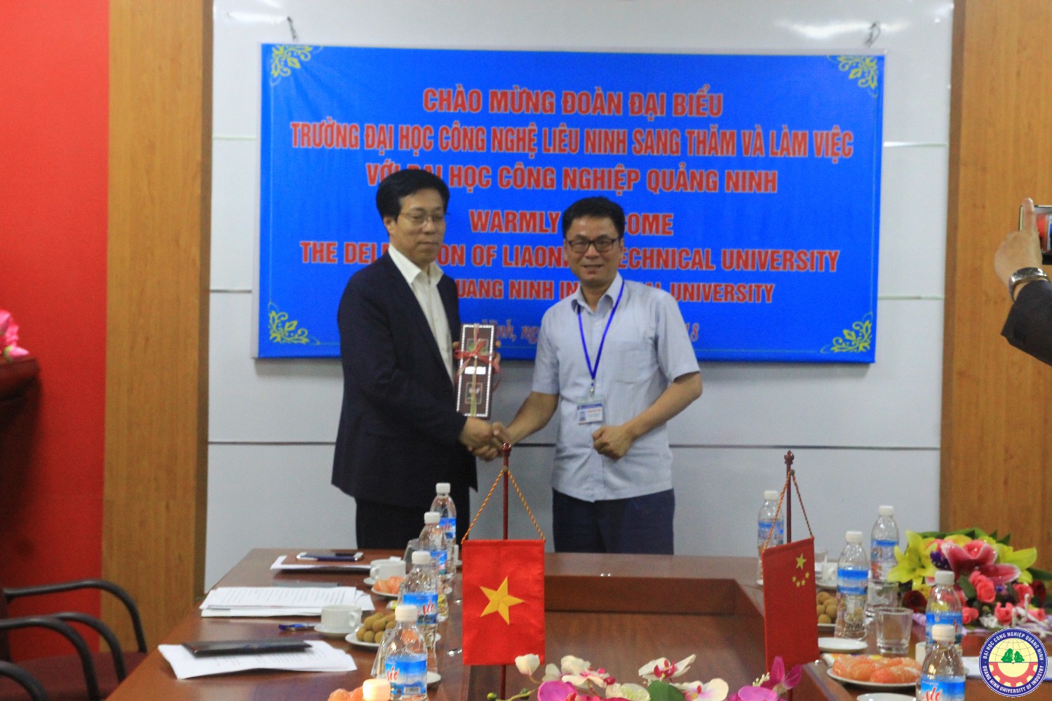 Đoàn đại biểu Đại học Công nghệ Liêu Ninh Trung Quốc sang thăm và làm việc với trường ta