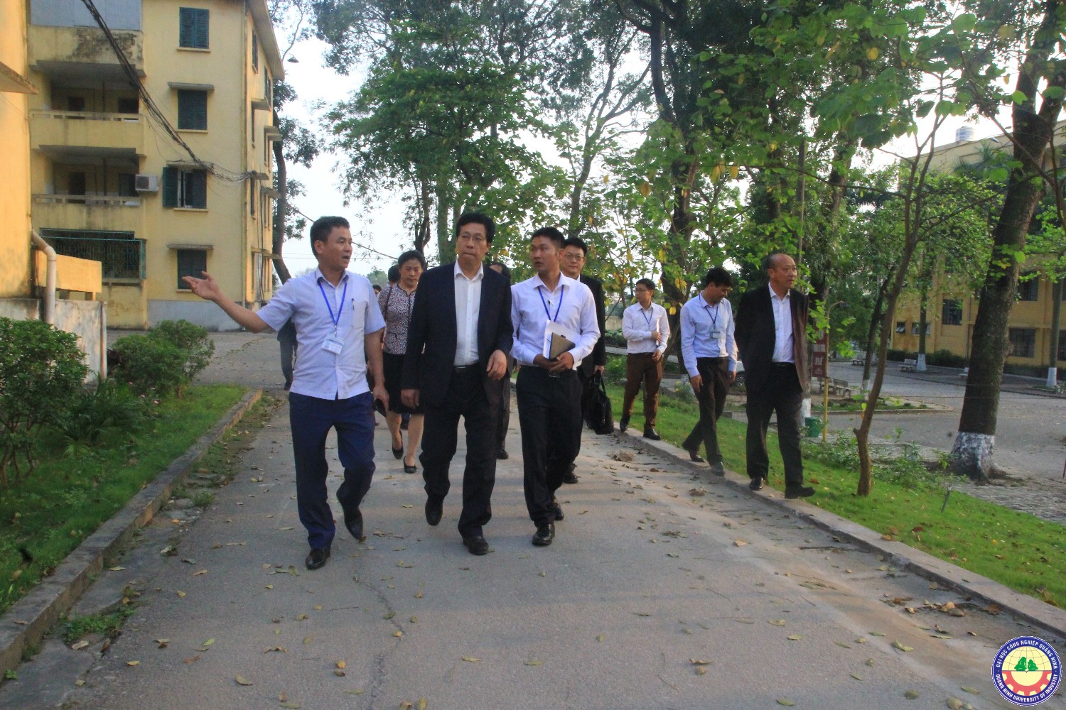 Đoàn đại biểu Đại học Công nghệ Liêu Ninh Trung Quốc sang thăm và làm việc với trường ta