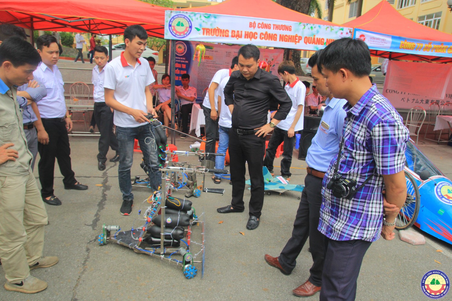 Sinh viên trường tham gia ngày Hội Khởi nghiệp, lập nghiệp 2018