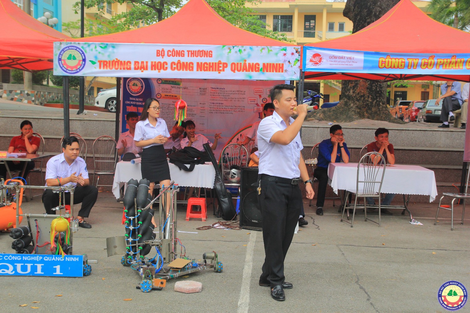 Sinh viên trường tham gia ngày Hội Khởi nghiệp, lập nghiệp 2018
