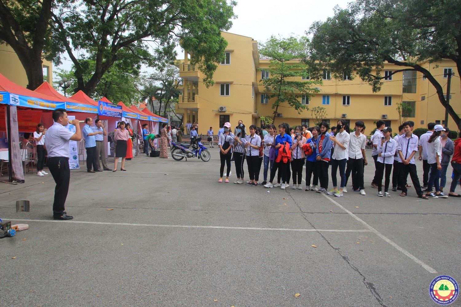Sinh viên trường tham gia ngày Hội Khởi nghiệp, lập nghiệp 2018