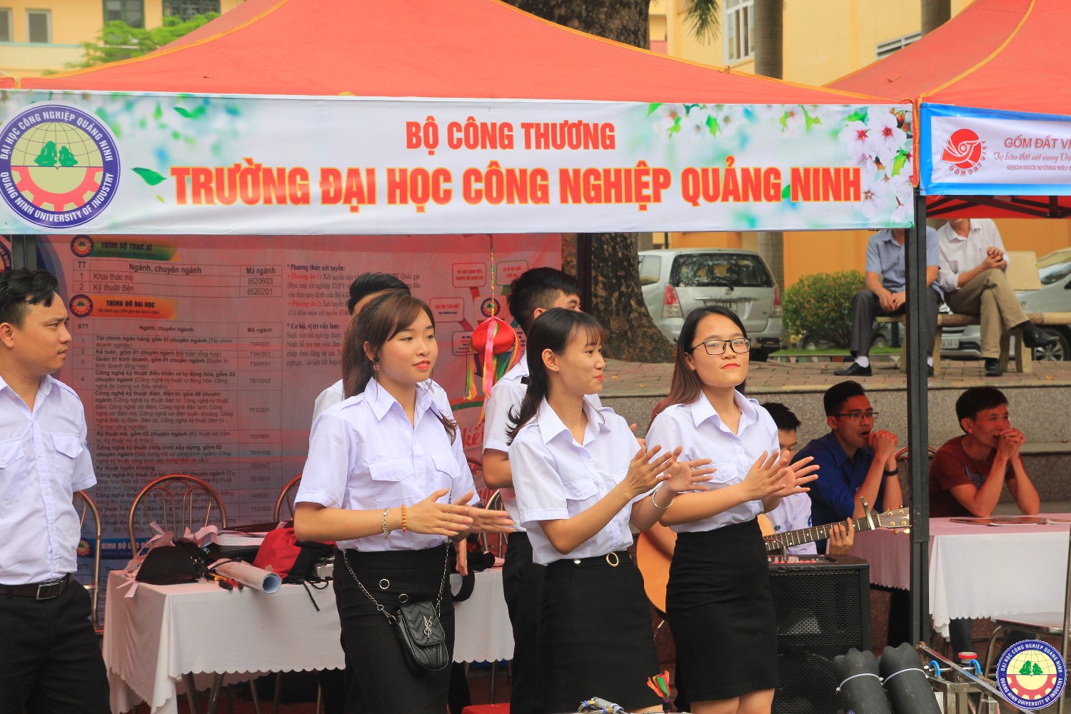 Sinh viên trường tham gia ngày Hội Khởi nghiệp, lập nghiệp 2018