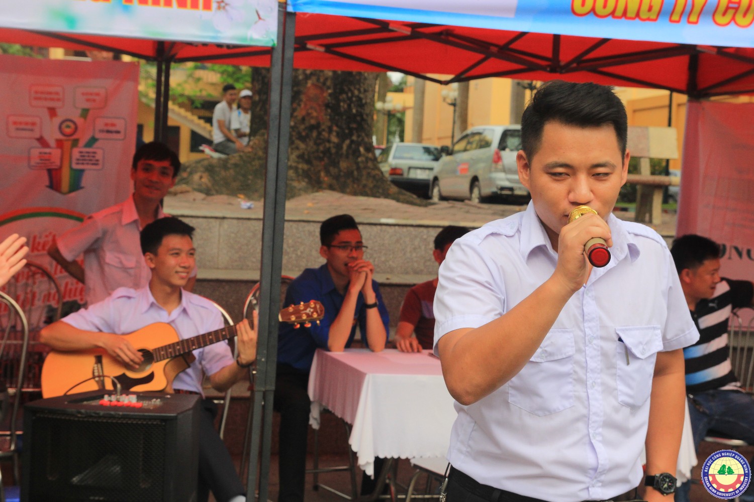 Sinh viên trường tham gia ngày Hội Khởi nghiệp, lập nghiệp 2018