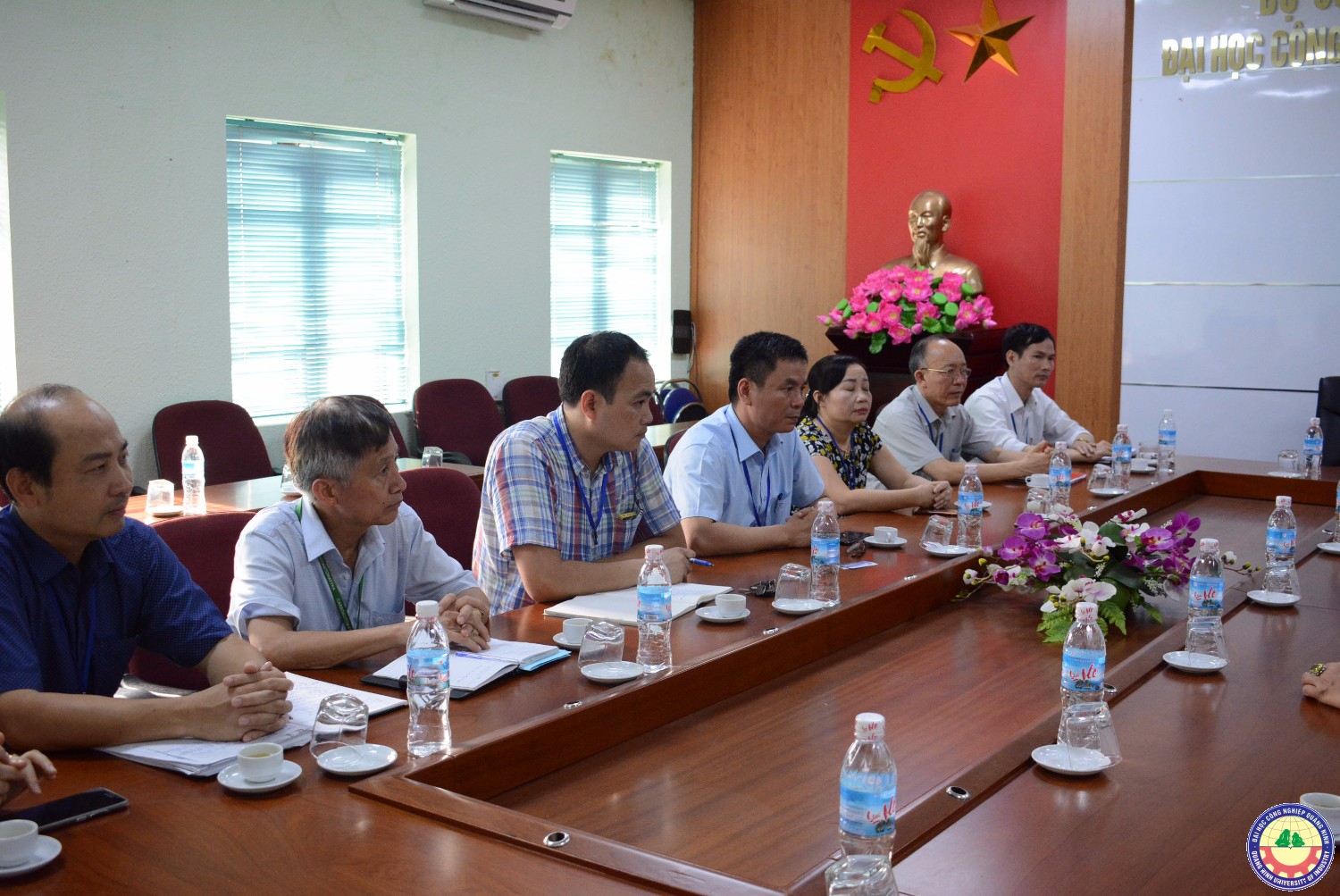 Trường Đại học Công nghiệp Quảng Ninh làm việc với đoàn đại biểu nước Nga