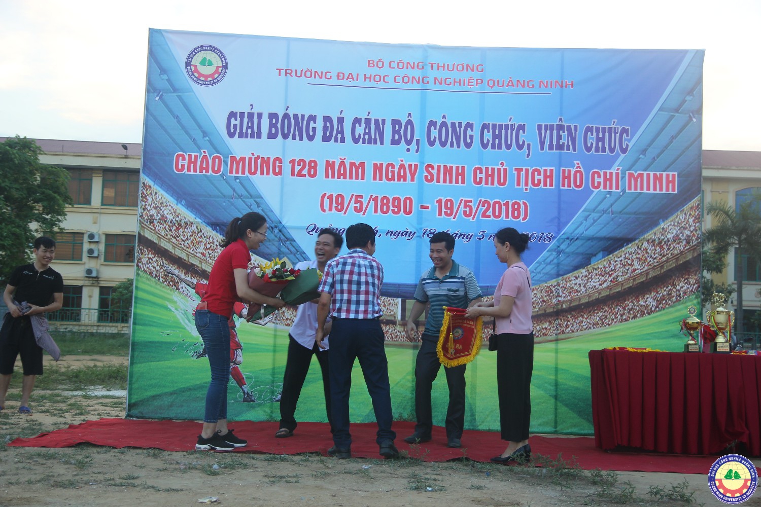 Chung kết giải bóng đá cán bộ CCVC trường chào mừng sinh nhật Bác 19/5
