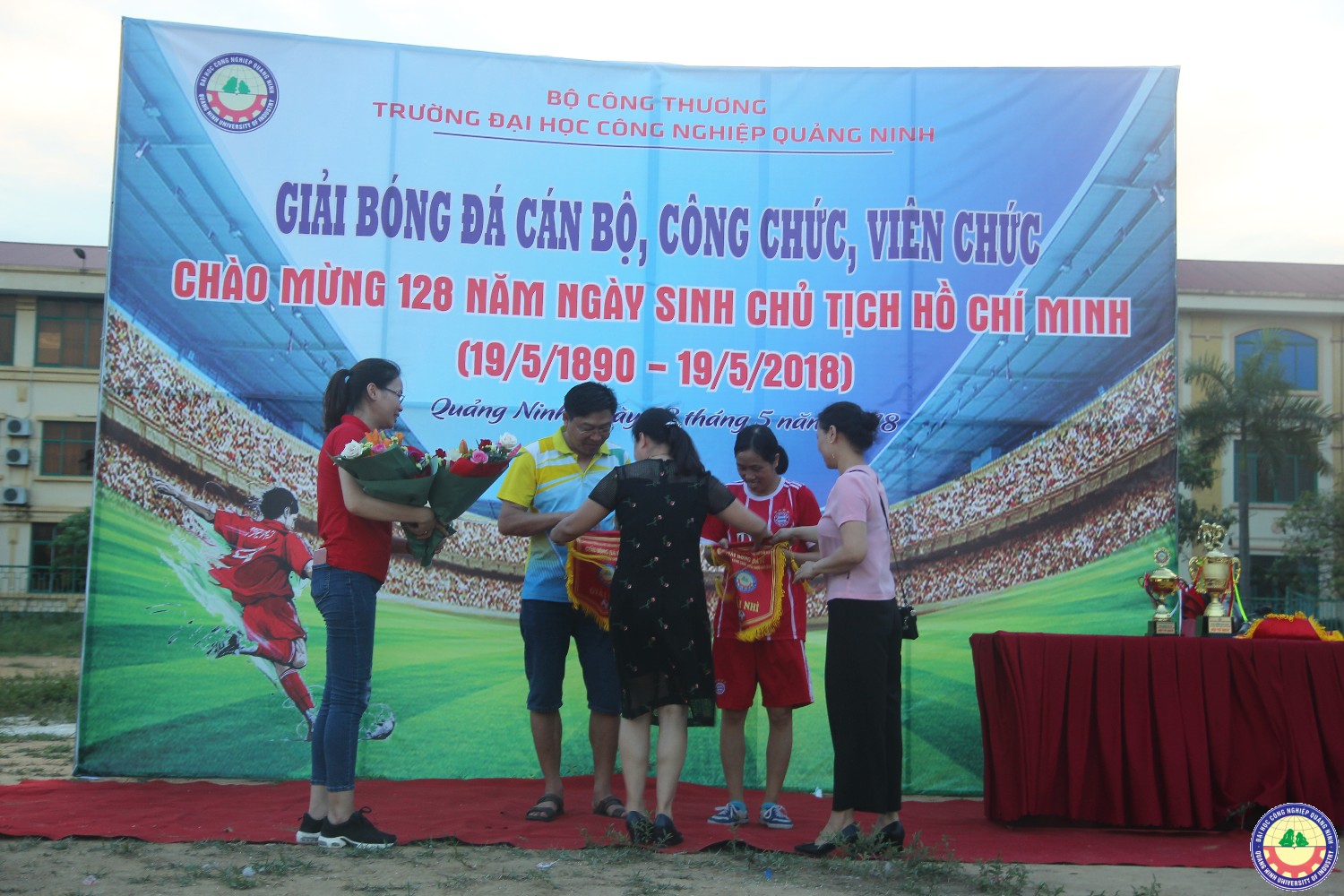 Chung kết giải bóng đá cán bộ CCVC trường chào mừng sinh nhật Bác 19/5