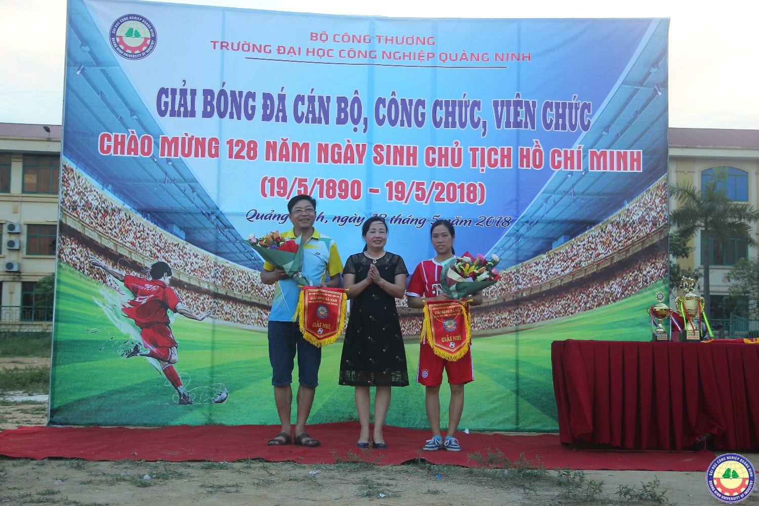 Chung kết giải bóng đá cán bộ CCVC trường chào mừng sinh nhật Bác 19/5