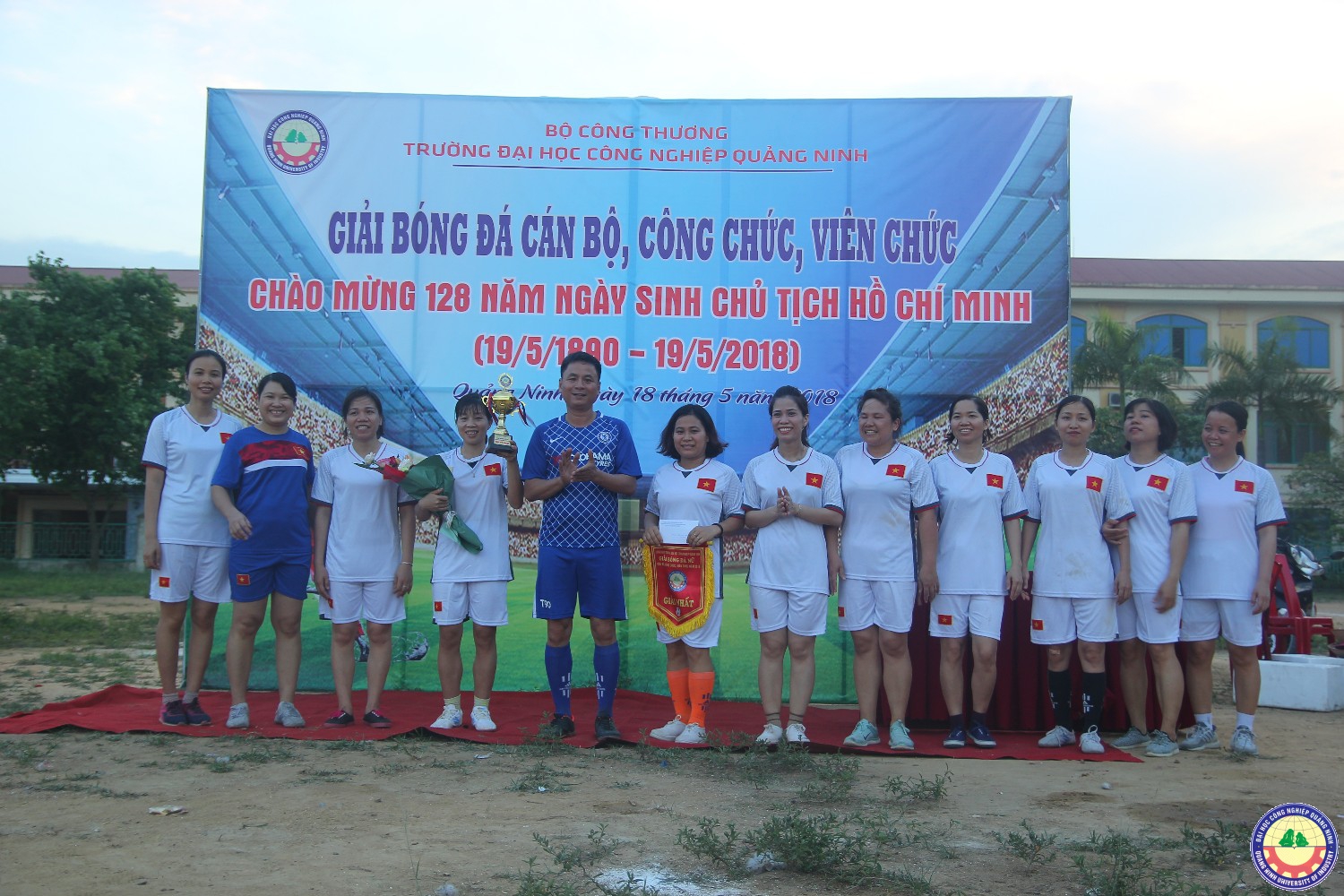 Chung kết giải bóng đá cán bộ CCVC trường chào mừng sinh nhật Bác 19/5