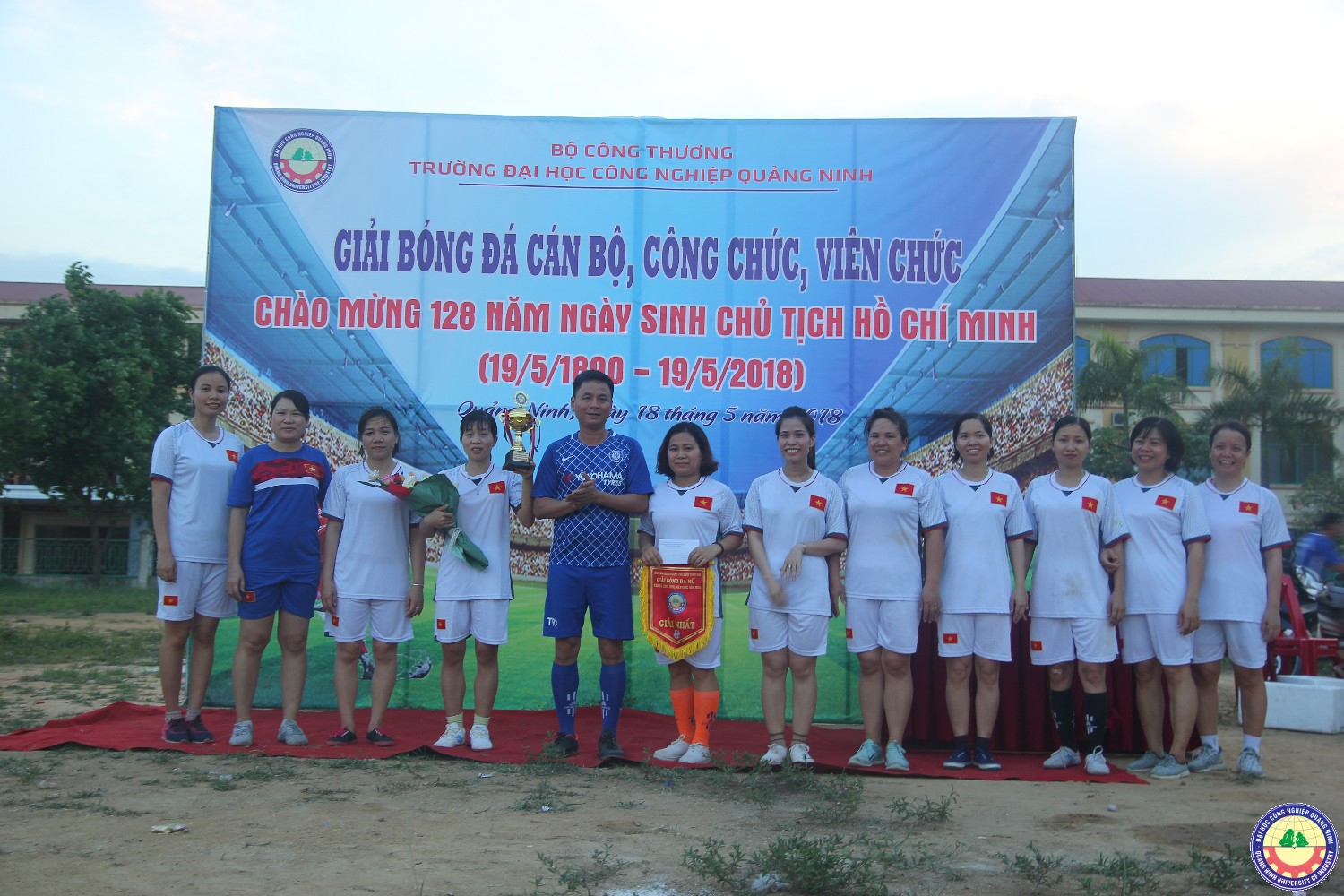Chung kết giải bóng đá cán bộ CCVC trường chào mừng sinh nhật Bác 19/5