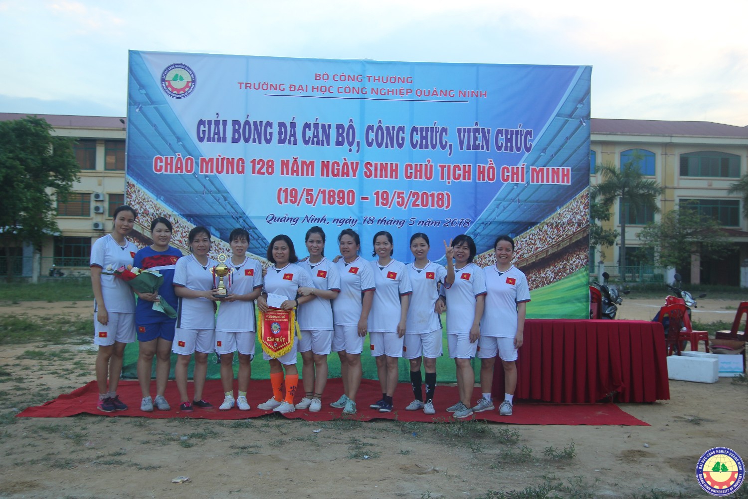Chung kết giải bóng đá cán bộ CCVC trường chào mừng sinh nhật Bác 19/5