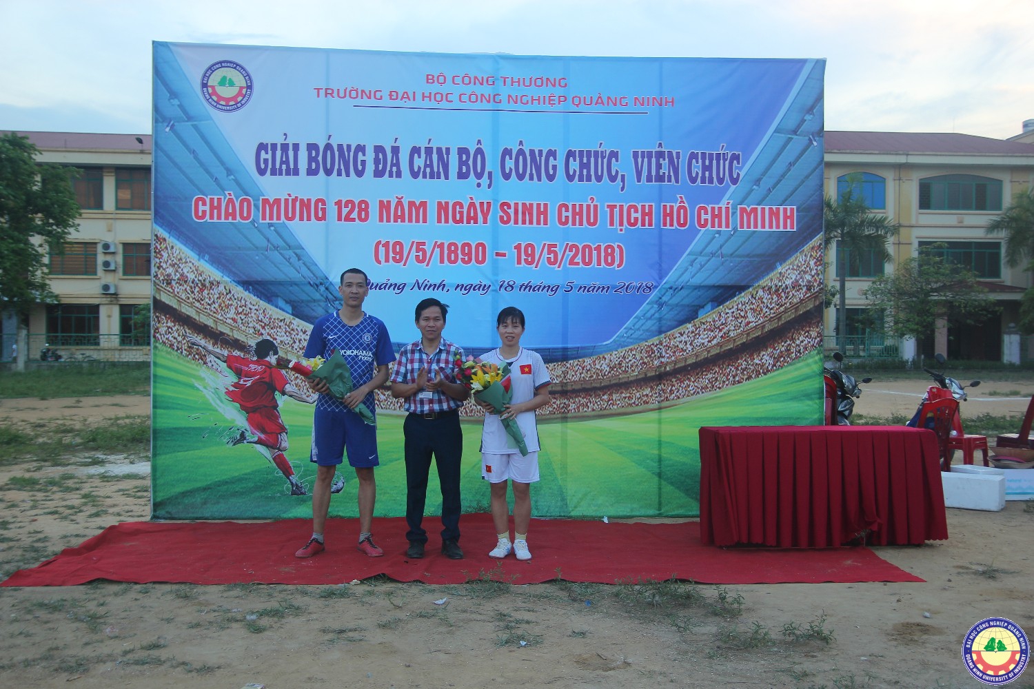 Chung kết giải bóng đá cán bộ CCVC trường chào mừng sinh nhật Bác 19/5