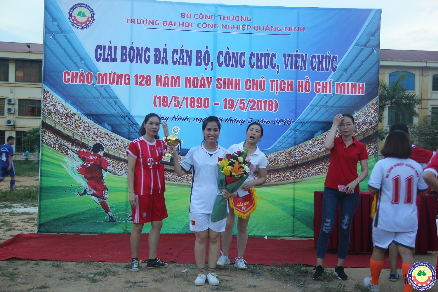 Chung kết giải bóng đá cán bộ CCVC trường chào mừng sinh nhật Bác 19/5